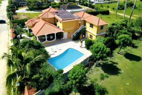 Elegant Villa in Nagua with Private Pool and Jacuzzi